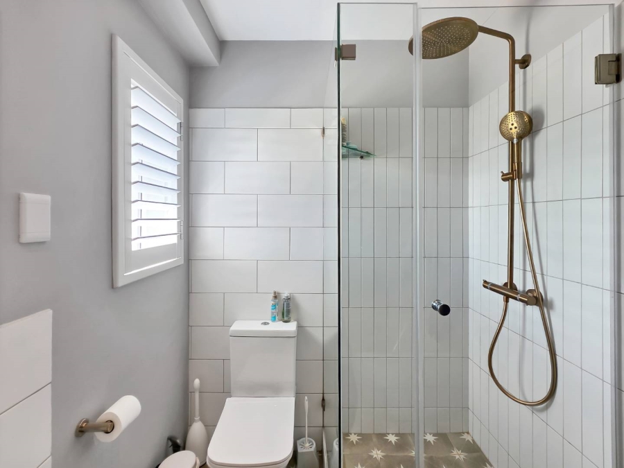 2 Bedroom Property for Sale in Sea Point Western Cape